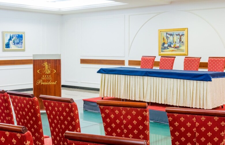 Hotel President