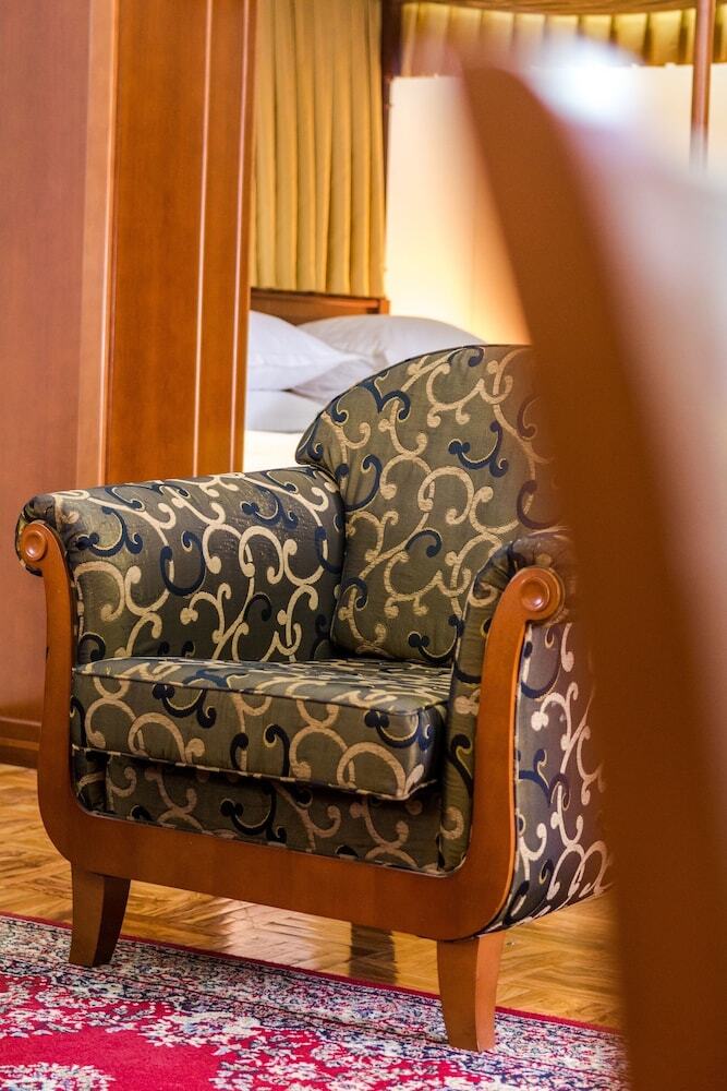 Hotel President
