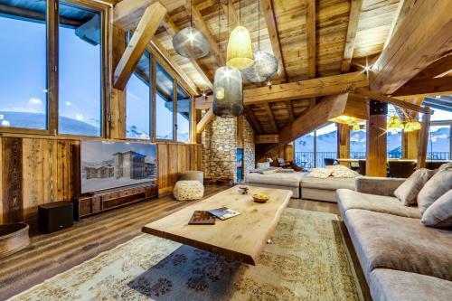 Luxury 8 Bedroom Apartment 380m2 - 2 551m Altitude