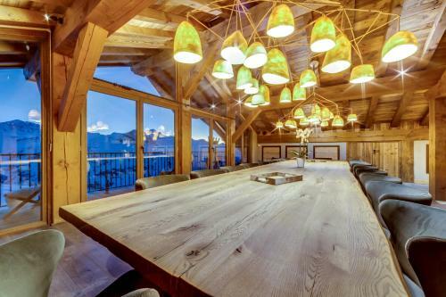 Luxury 8 Bedroom Apartment 380m2 - 2 551m Altitude