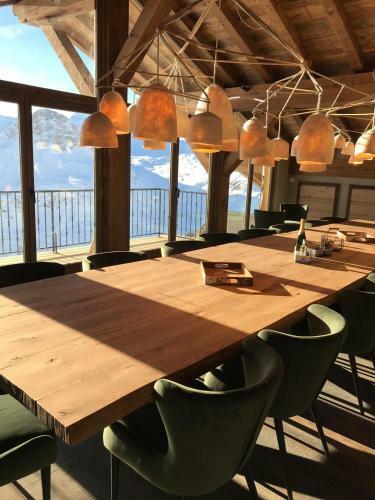 Luxury 8 Bedroom Apartment 380m2 - 2 551m Altitude
