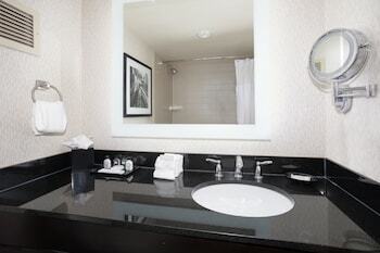 Crowne Plaza Hotel Kansas City Downtown