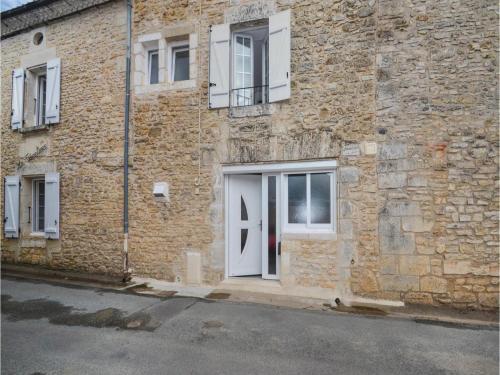 Five-bedroom Holiday Home In Savignac-les-eglises