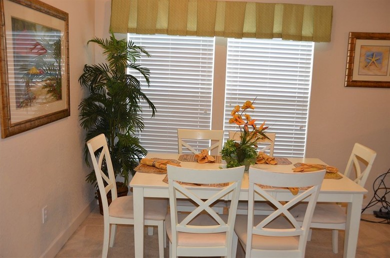 Hotel Lucaya Village Resort