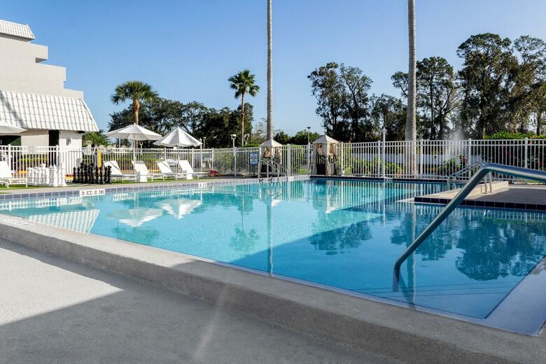 Palazzo Lakeside Hotel