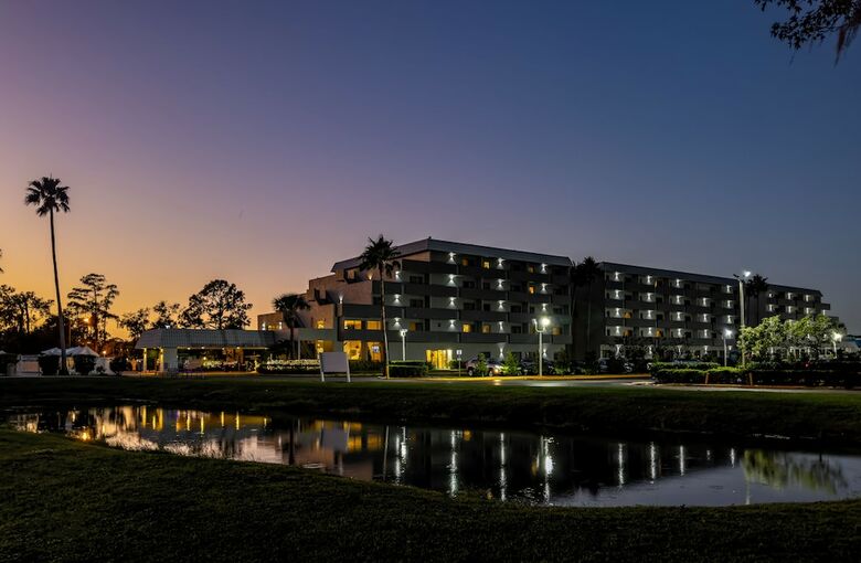 Palazzo Lakeside Hotel
