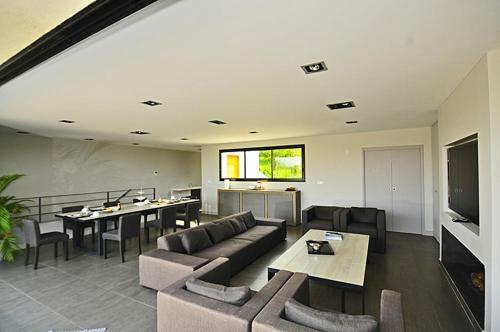 Saint-jean-de-luz Villa Sleeps 8 Pool Wifi
