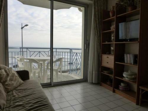 Apartment Semaphore