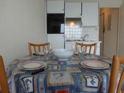 Apartment Semaphore