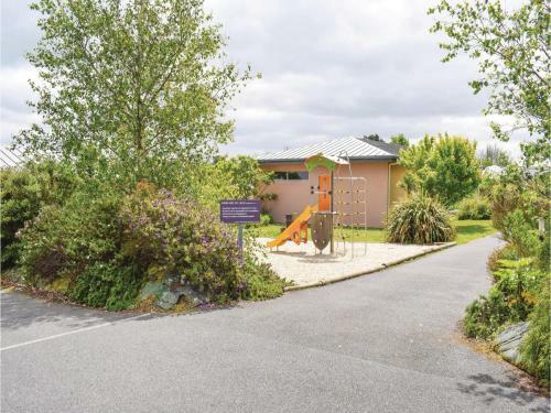 Two-bedroom Holiday Home In Guisseny