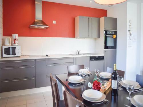 Two-bedroom Holiday Home In Guisseny