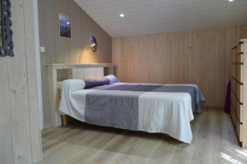 Three Bedroom Chalet, 75m�