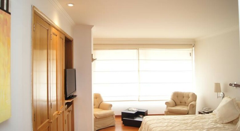 Boutique Breton Hill