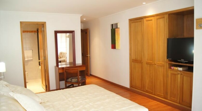 Boutique Breton Hill