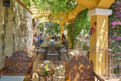 Bed & Breakfast Villa Tara�a Ala�at? Romantik Otel