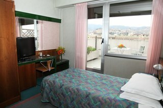 Hotel NH Royal Palace