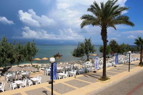 Wa �e?me Farm Hotel Beach Resort & Spa