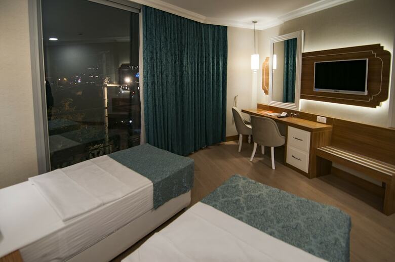 Exelans Hotel & Spa