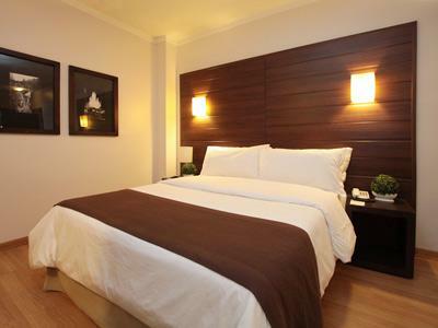 Oasis Tower Hotel