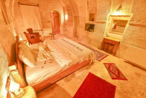 Mosaic Cave Hotel
