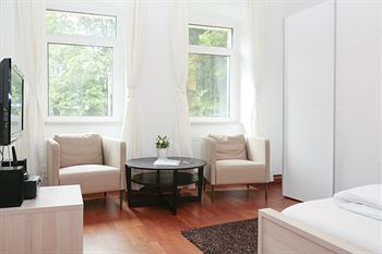 Hotel B! Apartments