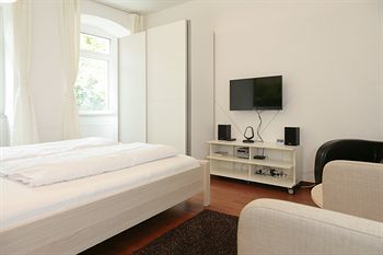 Hotel B! Apartments