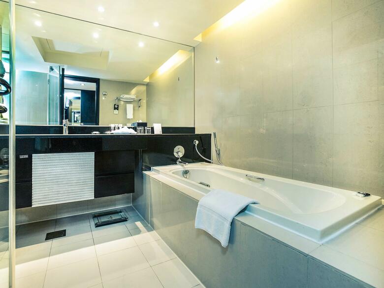 Crowne Plaza - Dubai Jumeirah, An Ihg Hotel
