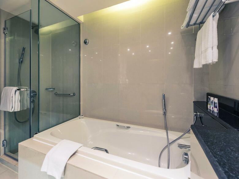 Crowne Plaza - Dubai Jumeirah, An Ihg Hotel
