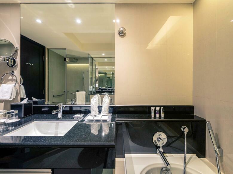Crowne Plaza - Dubai Jumeirah, An Ihg Hotel