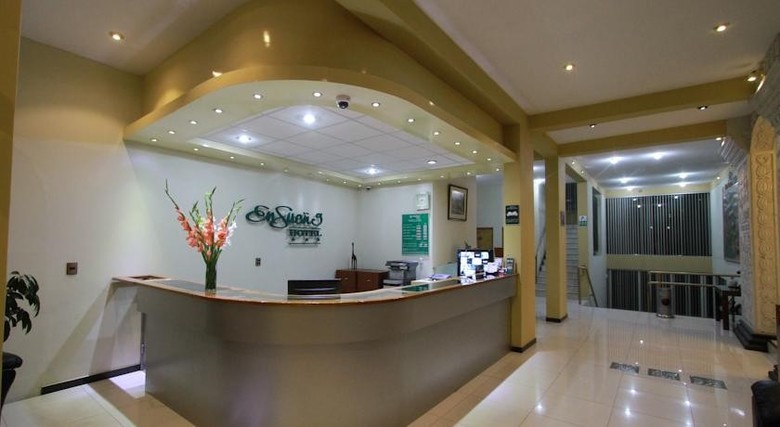 Hotel Ensue�o