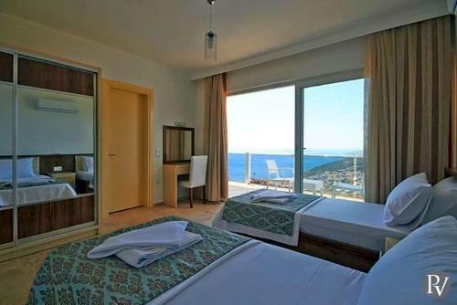 Kalkan Villa Sleeps 17 Pool Air Con Wifi