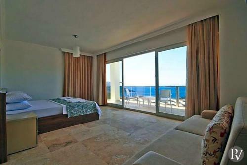 Kalkan Villa Sleeps 17 Pool Air Con Wifi