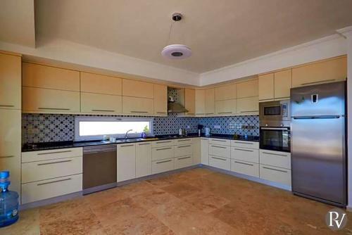 Kalkan Villa Sleeps 17 Pool Air Con Wifi
