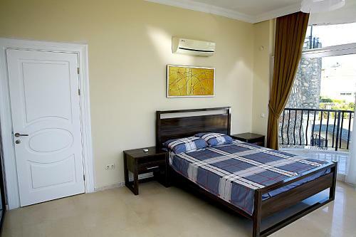 6 Bedroom Villa With Private Pool