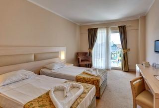 Hotel White Lilyum
