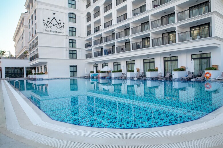 Side Royal Style Hotel