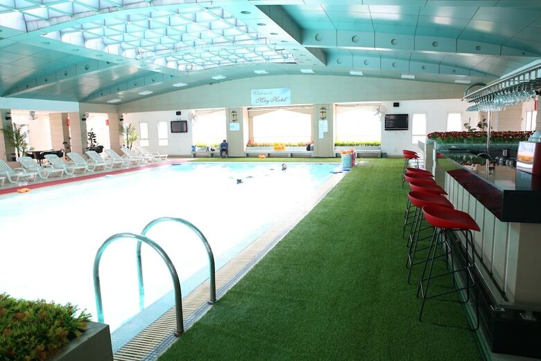 May Hotel