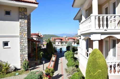 Thera Apartment 22