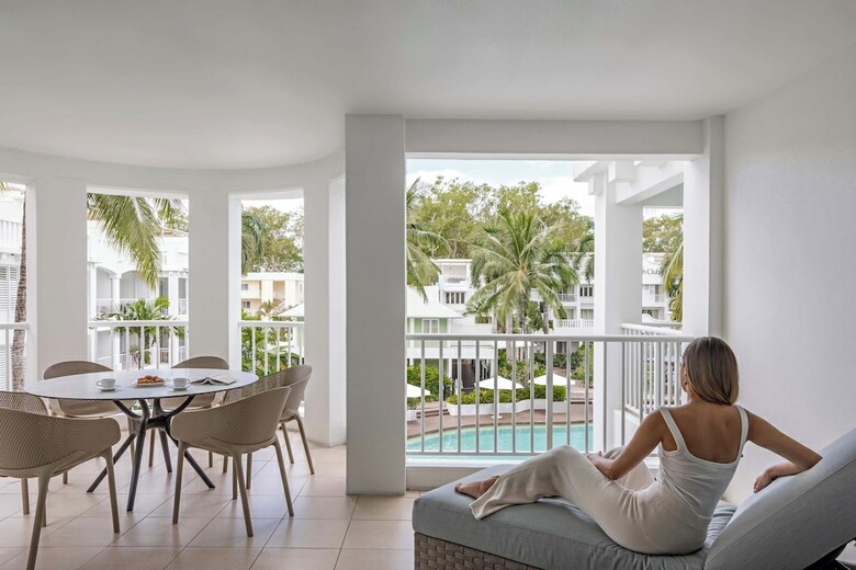 Hotel Peppers Beach Club And Spa Palm Cove