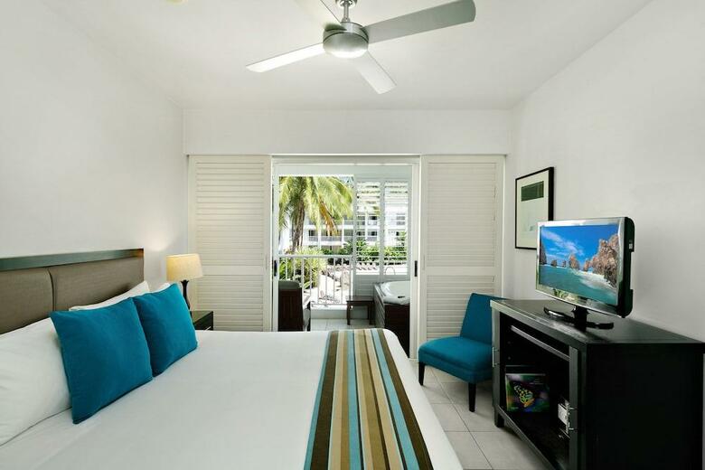 Hotel Peppers Beach Club And Spa Palm Cove