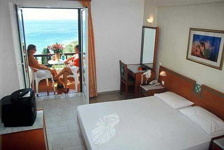 Hotel Glicorisa Beach
