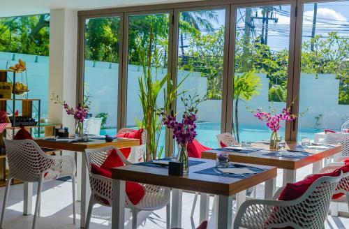 Apartamentos Ocean Stone Phuket By Holy Cow 10
