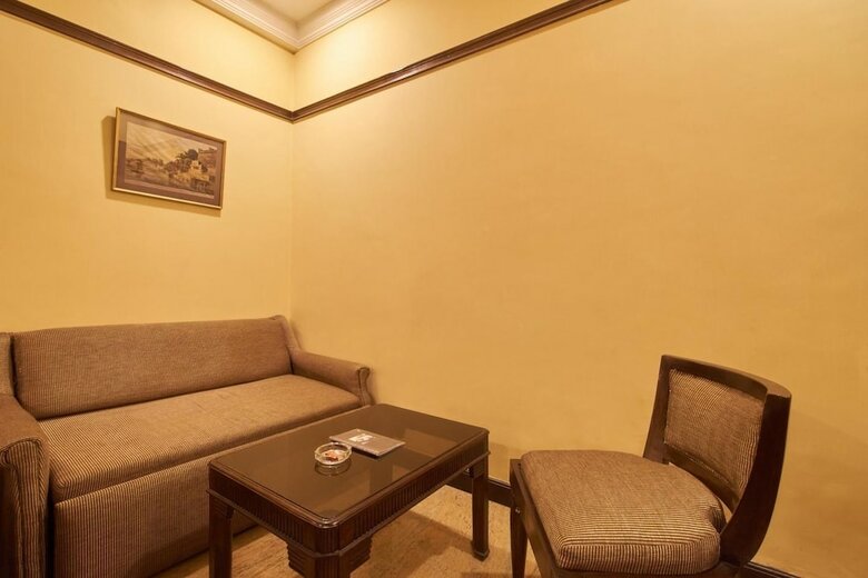Hotel Lytton