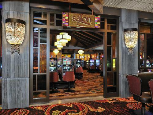 Hotel L�auberge Du Lac Casino Resort