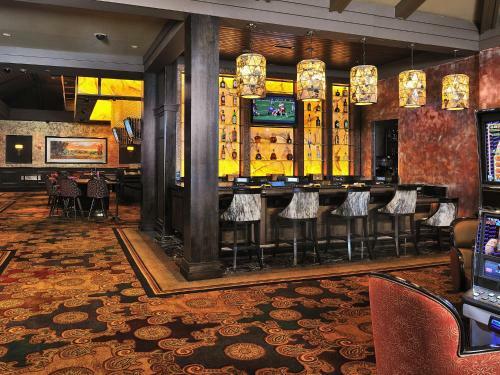 Hotel L�auberge Du Lac Casino Resort