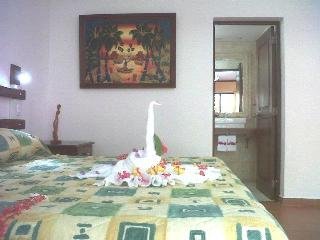 Hotel Tambora Beach Suites