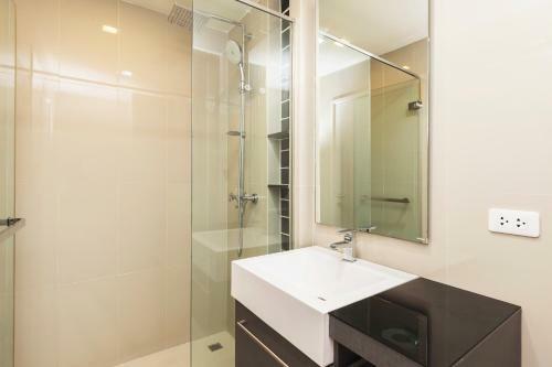 Apartamentos The Deck Patong By Favstay