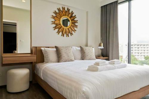 Apartamentos The Deck Patong By Favstay