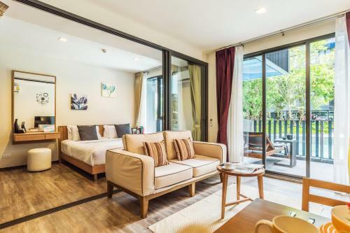 Apartamentos The Deck Patong By Favstay
