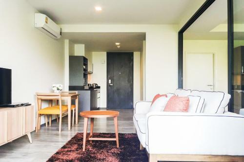 Apartamentos The Deck Patong By Favstay